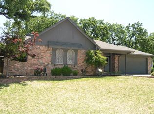 2124 Holt Rd, Arlington, TX 76006
