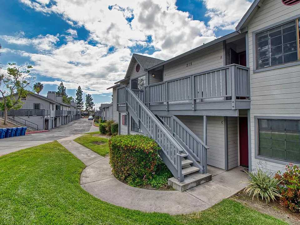 215 Camlau Dr #B