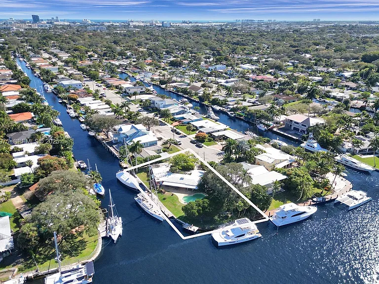 1321 Mandarin Isle — Photo 2