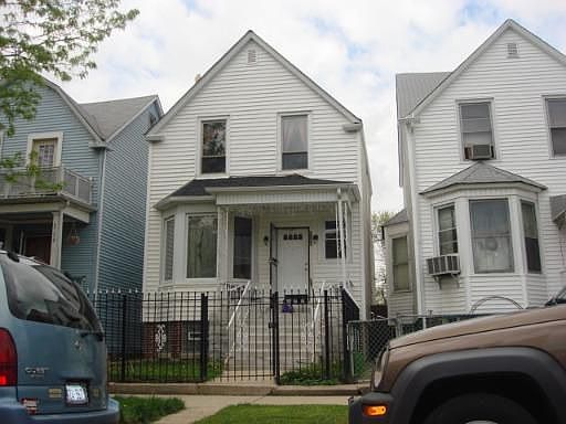 2nd image of 2140 N Lawndale Ave