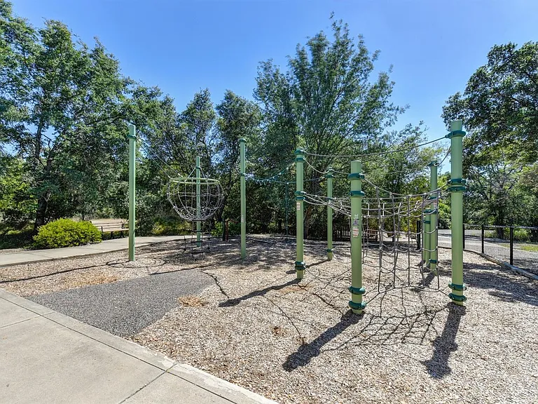 184 Barnhill Dr — Photo 27