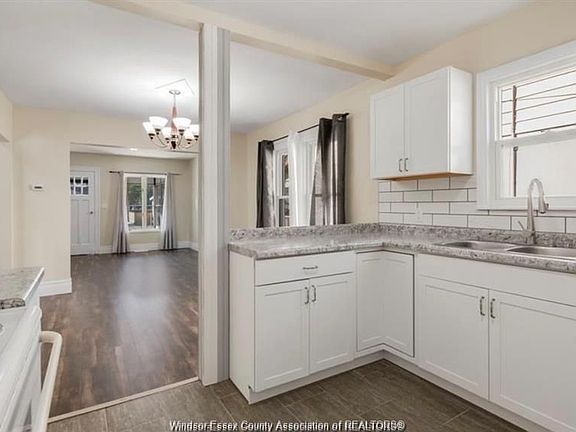 5th image of 1042 Lena Ave