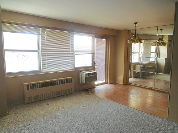 4th image of 2915 W 5th St APT 9G