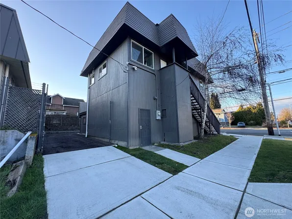 2102 S 12th Street, Tacoma, WA 98405