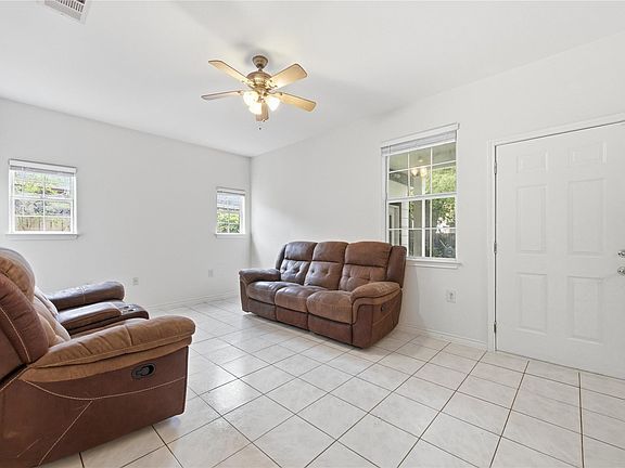 4th image of 12213 Shropshire Blvd