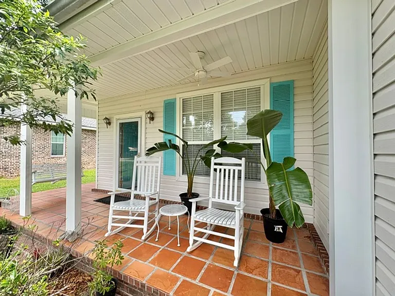 120 Juniper Dr — Photo 2