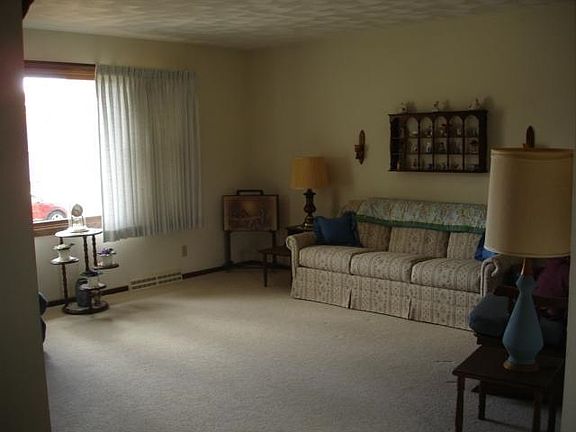 5th image of 402 Parkview Dr