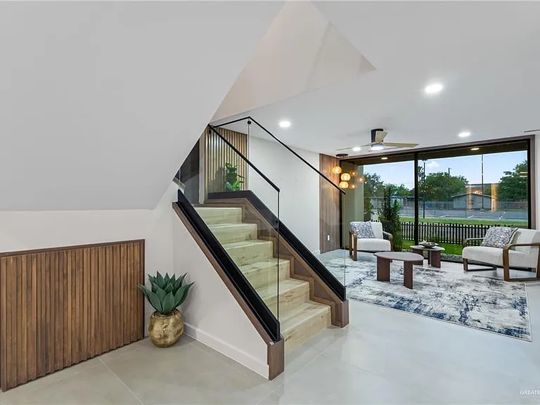 1408 S 7th Ave — Photo 11