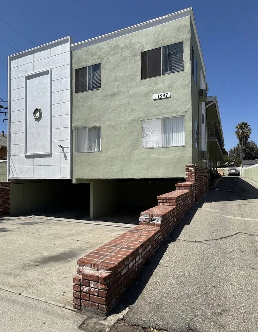 2 bed, 1000 sqft, $2,295 — Photo 1