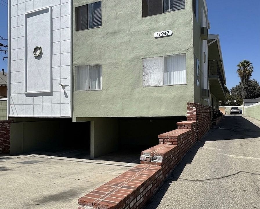 1st image of 11947 Runnymede St APT 2