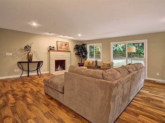 5th image of 17017 NE 179th St