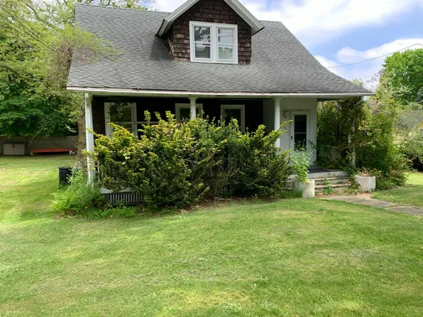 6405 New Suffolk Rd, New Suffolk, NY 11956