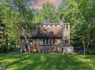 440 Orono Dr, Pocono Lake, PA