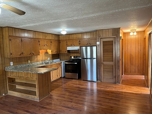 3rd image of 2318-2320 Tinnell Ct