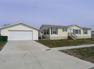 408 W 19th Pl, Indianola, IA 50125