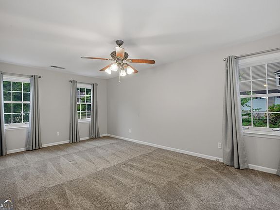 4th image of 2418 Stockton Dr