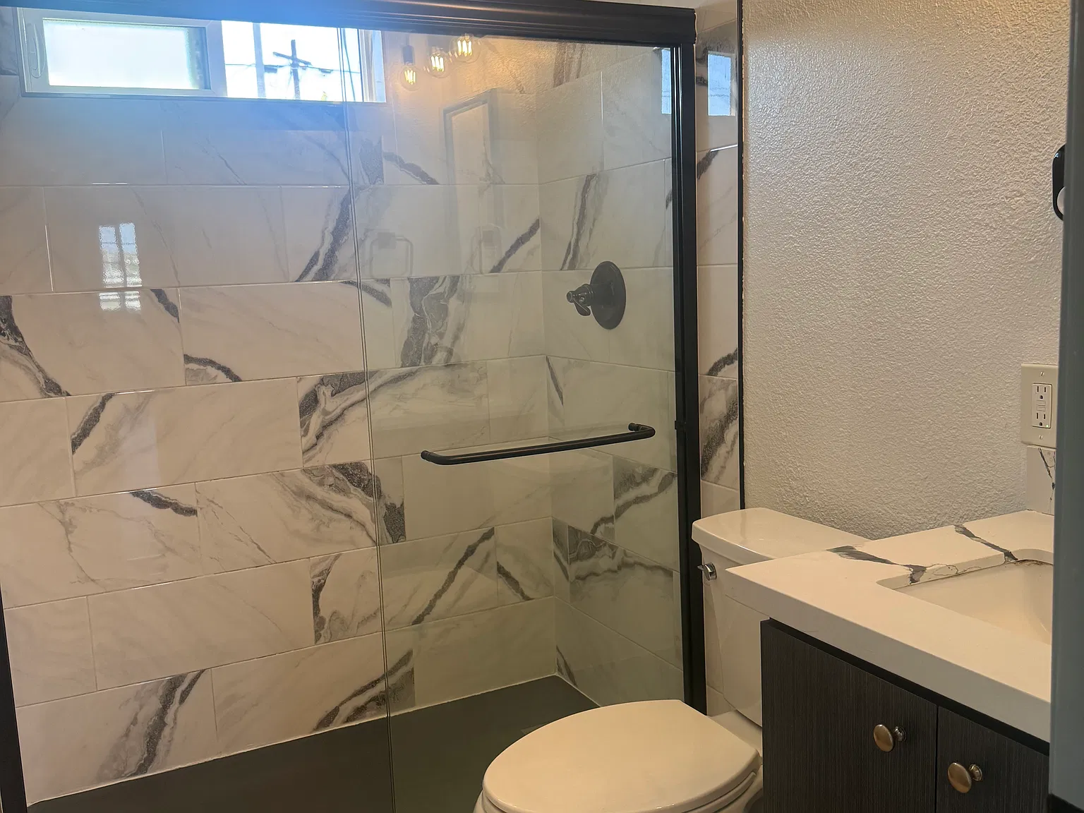 2 bed, 700 sqft, $2,950 — Photo 2