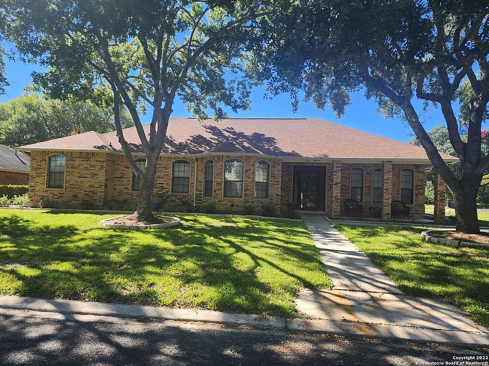 1st image of 702 Heritage Dr