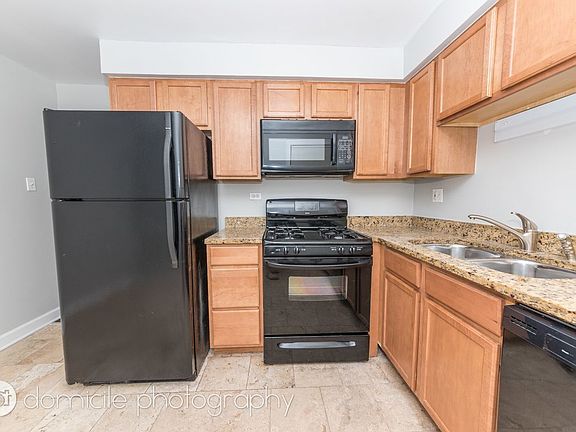 2nd image of 4540 N Wolcott Ave APT 1W