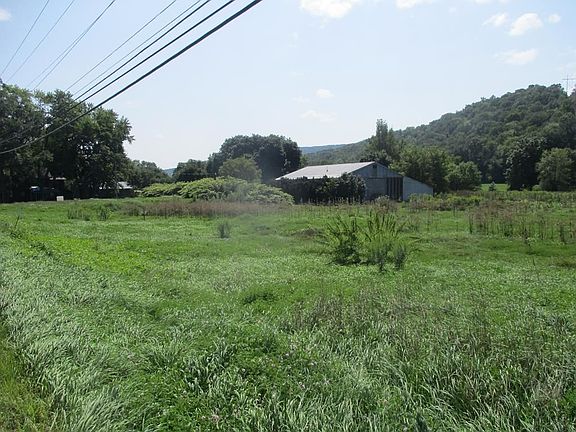 4th image of 3104 Lower Maple Ave