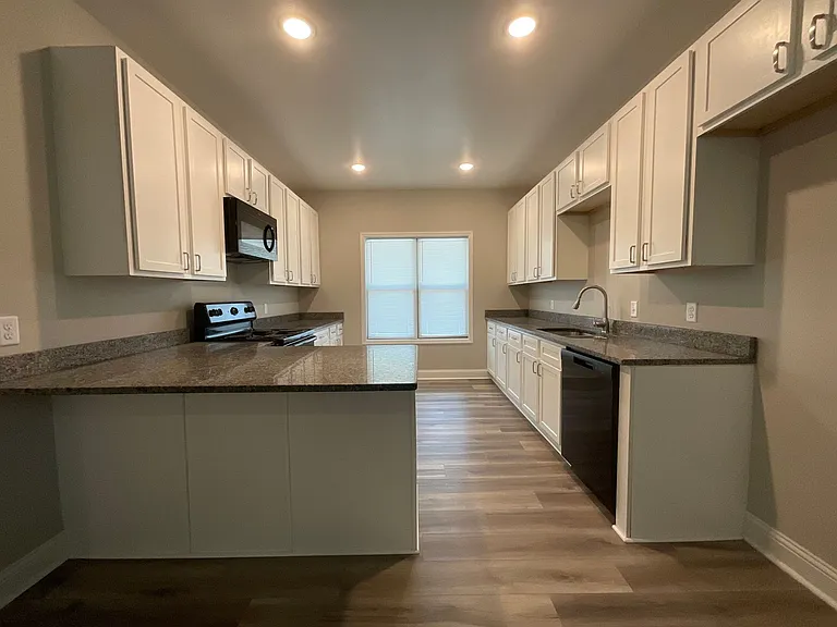 819 Ellis St — Photo 5