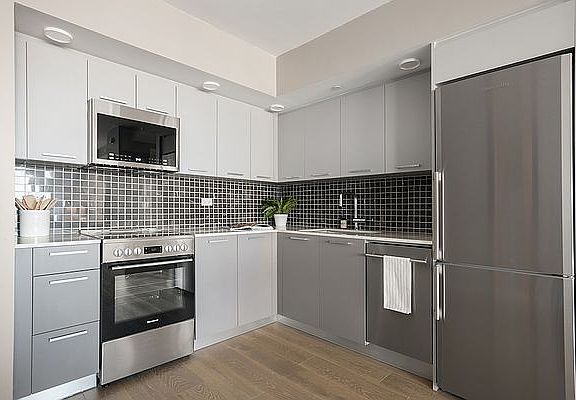 4th image of 15 Bridge Park Dr APT 5M