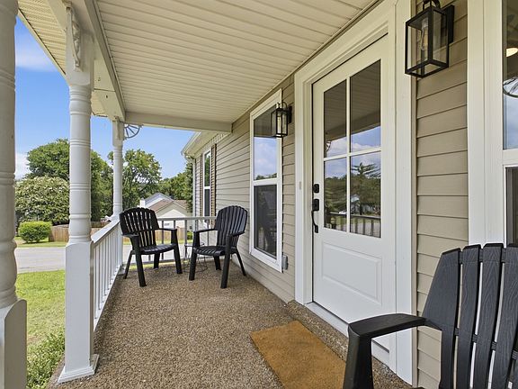 5th image of 115 Butterfield Ct