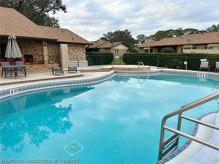 2306 Hidden Creek Cir — Photo 23