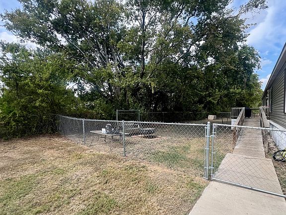 2nd image of 806 S 3rd St Lot 6
