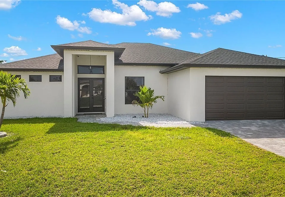 1137 SW 18th Ct