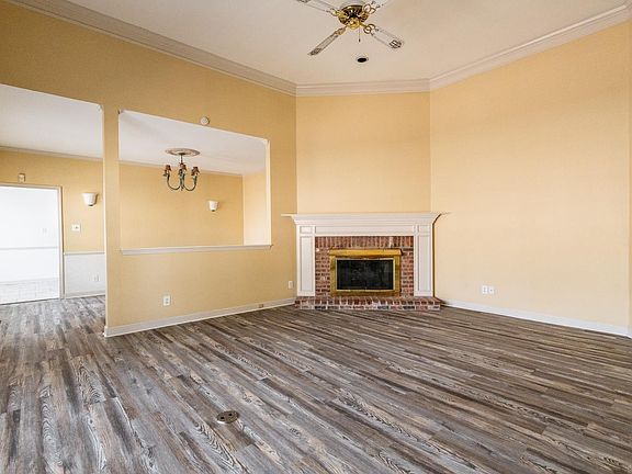 4th image of 1323 Gleneagles Ln