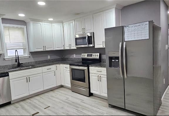 4th image of 832 22nd St