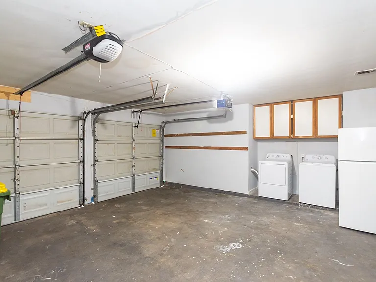 5704 Leggett Ln — Photo 28