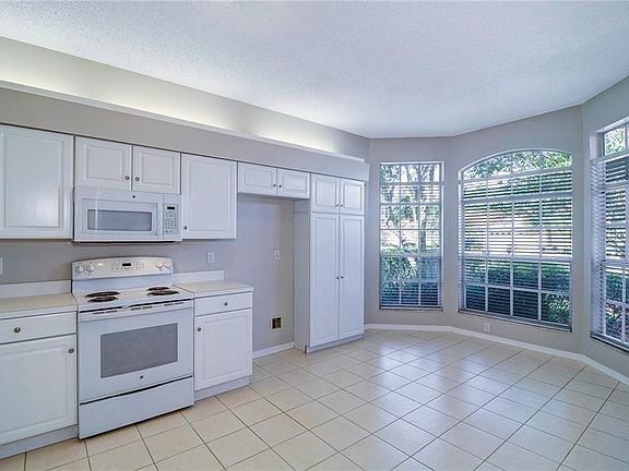 5th image of 3888 Nottingham Dr
