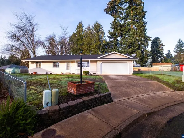 1046 26th Ct, Sweet Home, OR 97386