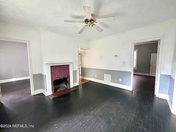 3rd image of 2798 Herschel St
