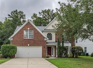 9916 Sandman Ln, Charlotte, NC 28216
