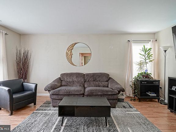 5th image of 9 Hemlock Dr
