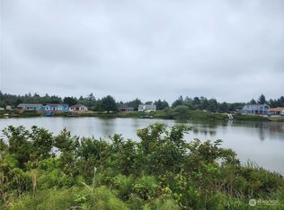 618 Weatherwax Loop NE, Ocean Shores, WA 98569