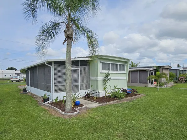541 New York Dr #62, Fort Myers, FL 33905
