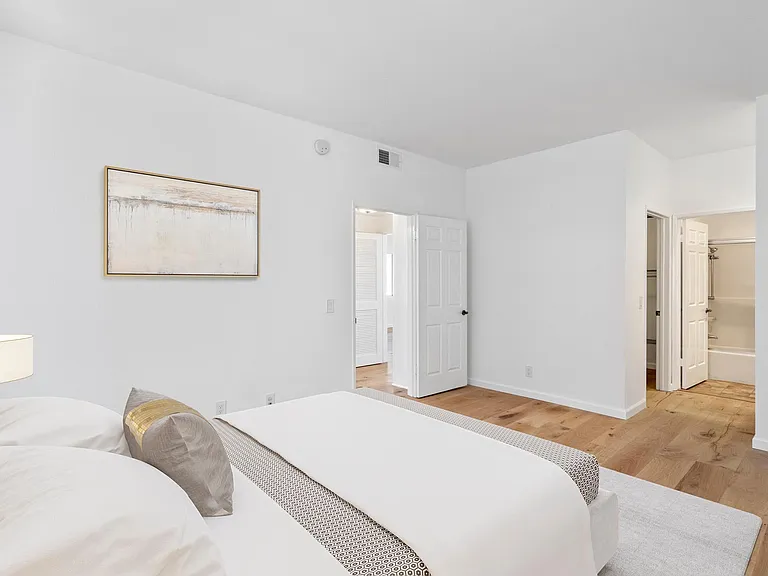 1515 Amherst Ave #202 — Photo 9