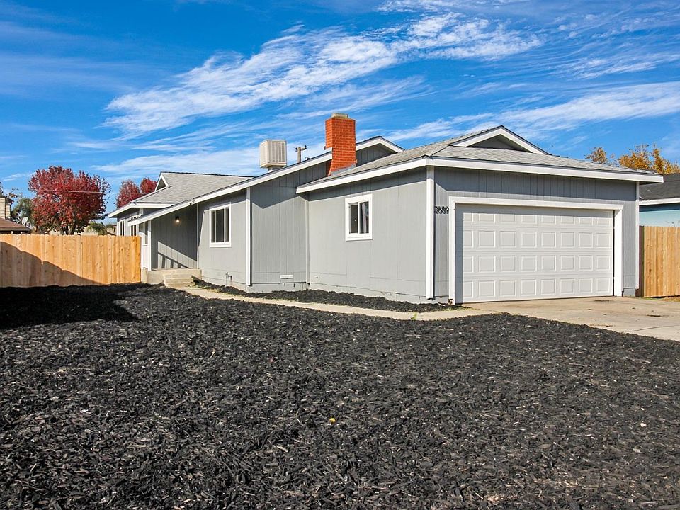 1st image of 2689 Beachwood Dr