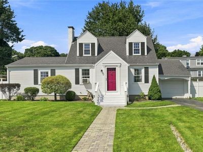 17 Ledge Rd, East Greenwich, RI, 02818