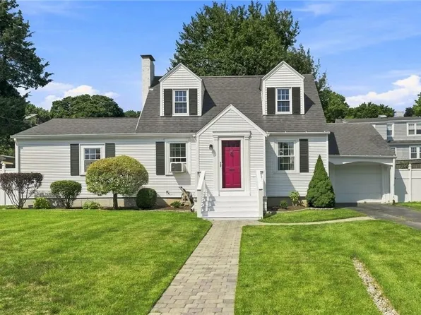 17 Ledge Rd, East Greenwich, RI 02818