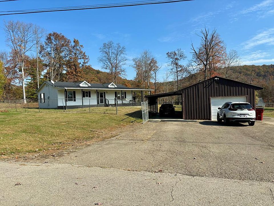 1st image of 224 Pine Ln