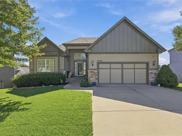 9920 Webster Cir, Kansas City, KS 66109