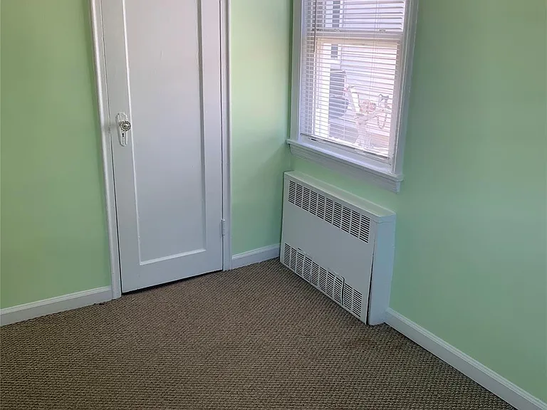 431 E Chester St — Photo 15