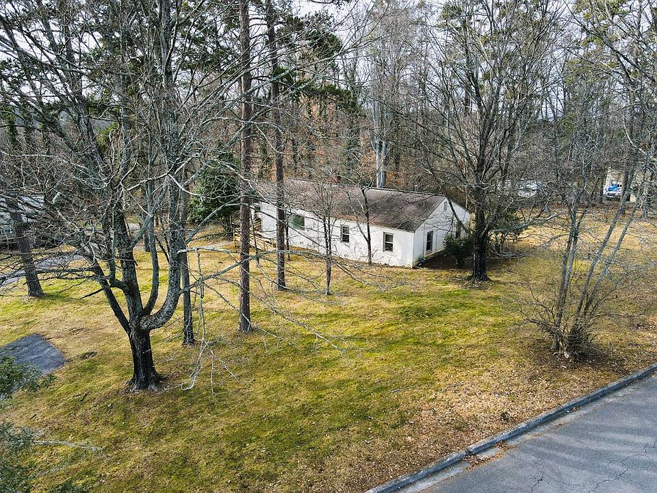 1st image of 401 Apple Blossom Ln