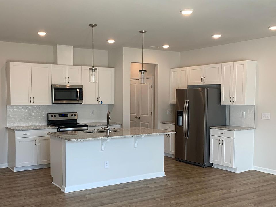 1st image of 135 Lennei Ln