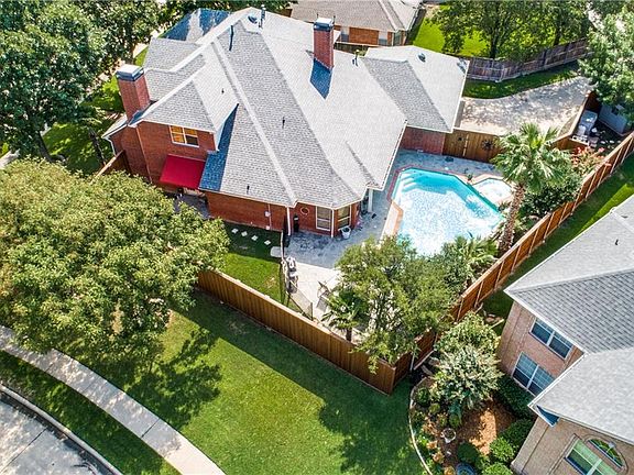 3rd image of 915 Mallard Dr